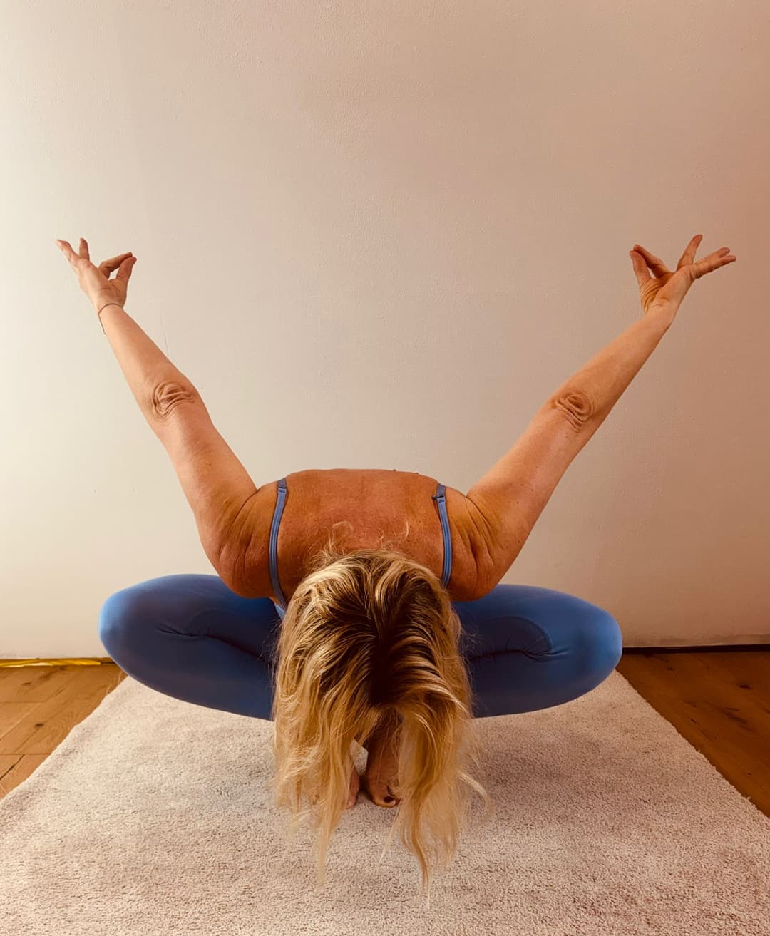 Susi Davies standing posture